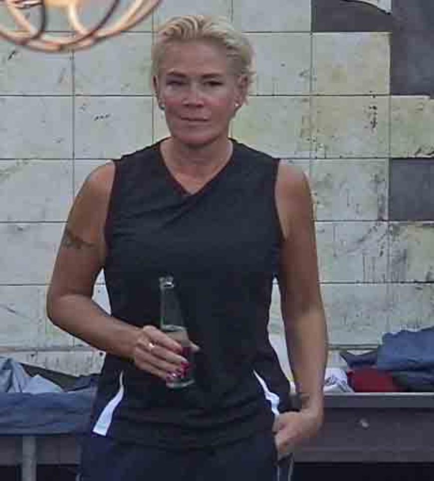 Claudia Effenberg zickt ununterbrochen bei 'Promi Big Brother' herum