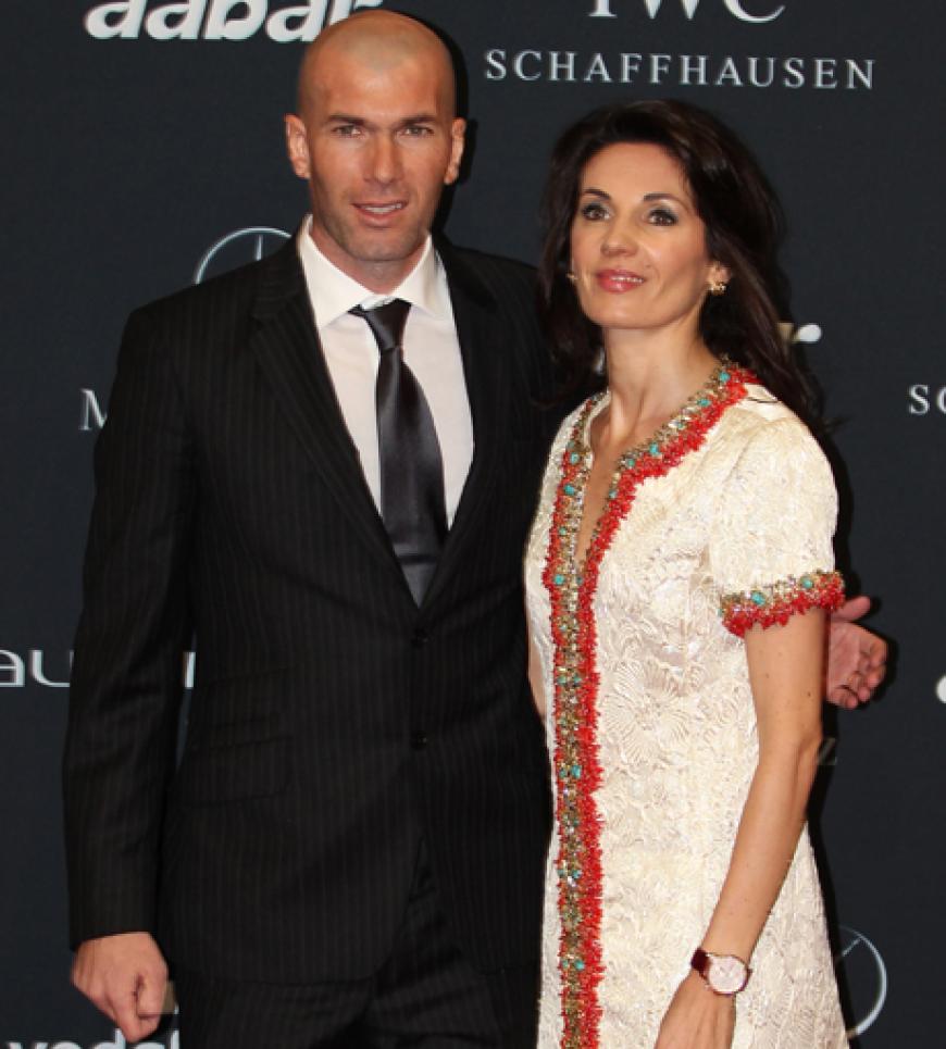 Der französische Ex-Fussball-Nationalspieler Zinedine Zidane mit Ehefrau