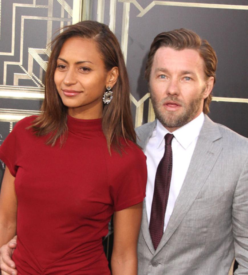 Joel Edgerton und seine Frau Alexa. Er spielt den Ehemann von Carey Mulligan,