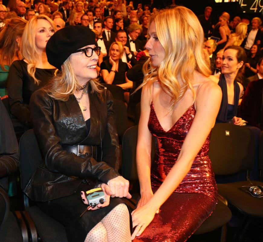 Diane Keaton und Gwyneth Paltrow hielten ein Pläuschchen im Publikum