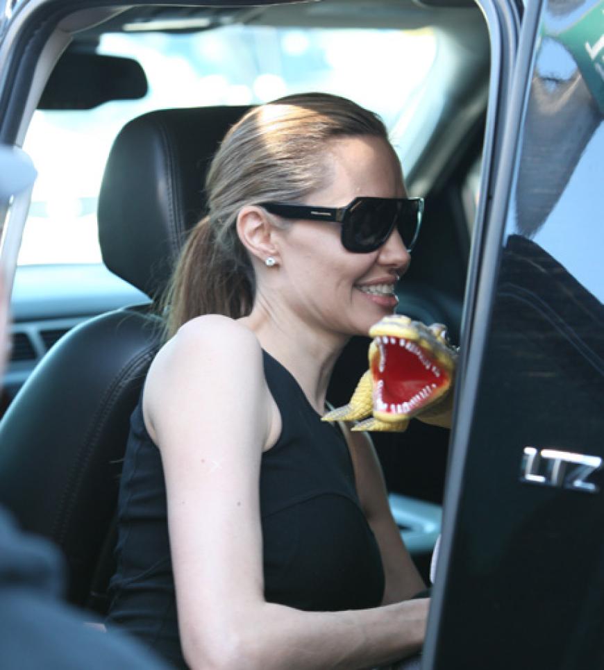 Angelina Jolie beim Shoppen in Los Angeles
