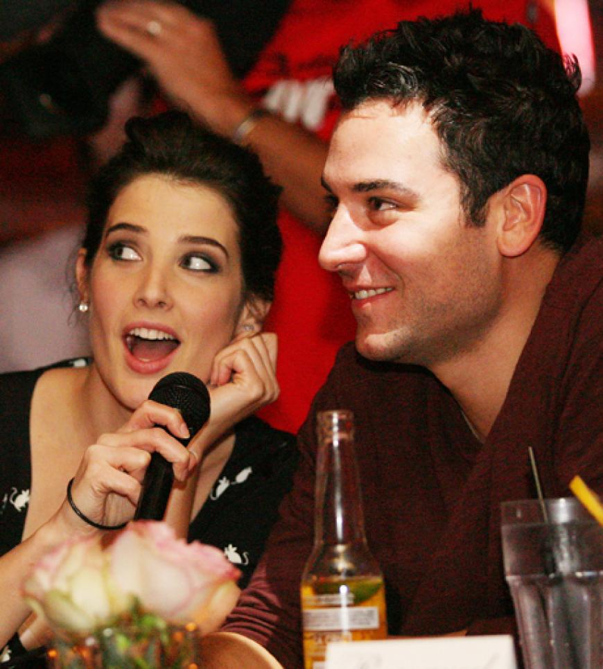 Beim Karaoke-Abend mit Co-Star Cobie Smulders...