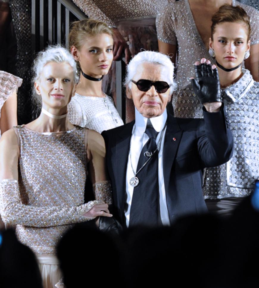 Während in Berlin bereits die (Fashion-)Zelte wieder abgebaut werden, geht es in Paris erst richtig los. Seit Montag (24.1.) reist ein Star nach dem nächsten an die Seine, um Teil der Haute Couture-Schauen zu werden. Bereits gesichtet: Kate Moss, Karolina Kurkova, Diane Kruger und viele mehr!