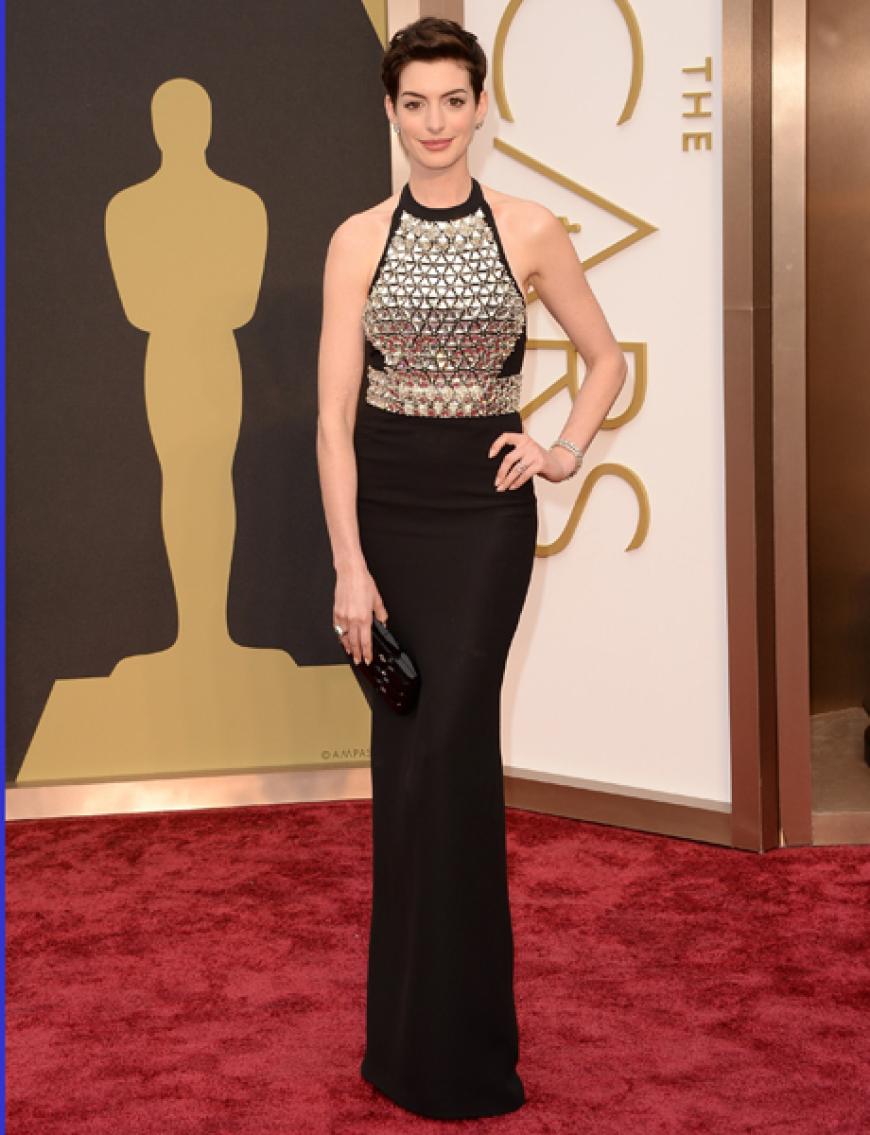 Anne Hathaway in Gucci blendete so manchen mit ihrer Diamantenbesetzten Robe