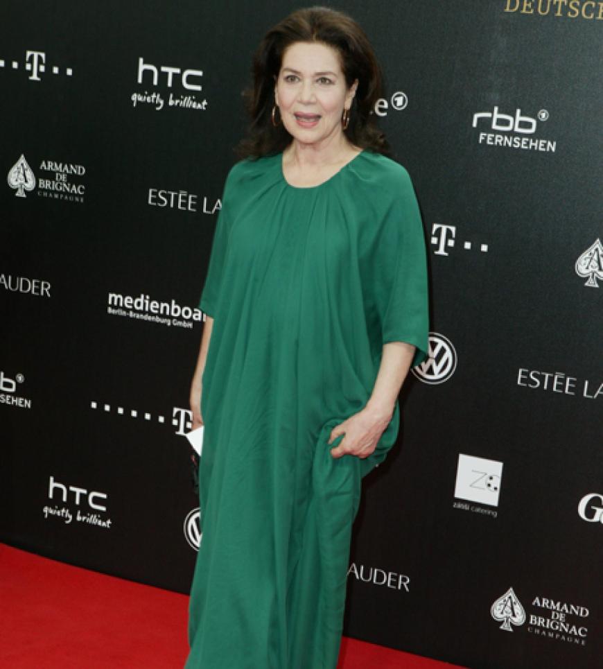 Schauspielerin Hannelore Elsner in grüner Robe