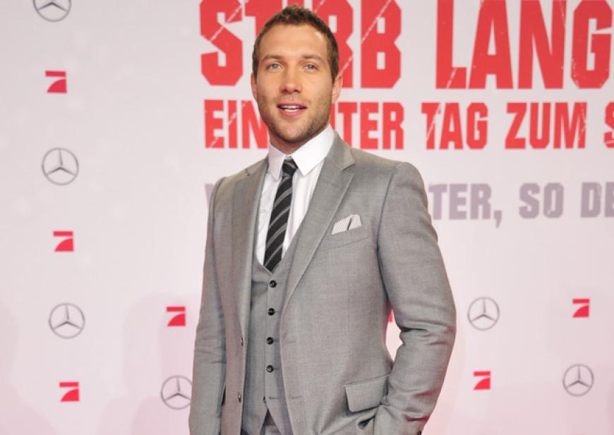 Hollywood-Schnuckel Jai Courtney spielt Willis' Sohn im Film