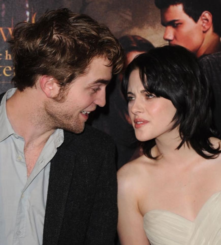 Und auch Robert Pattinson kann seine Augen kaum von der hübschen Schauspielerin abwenden