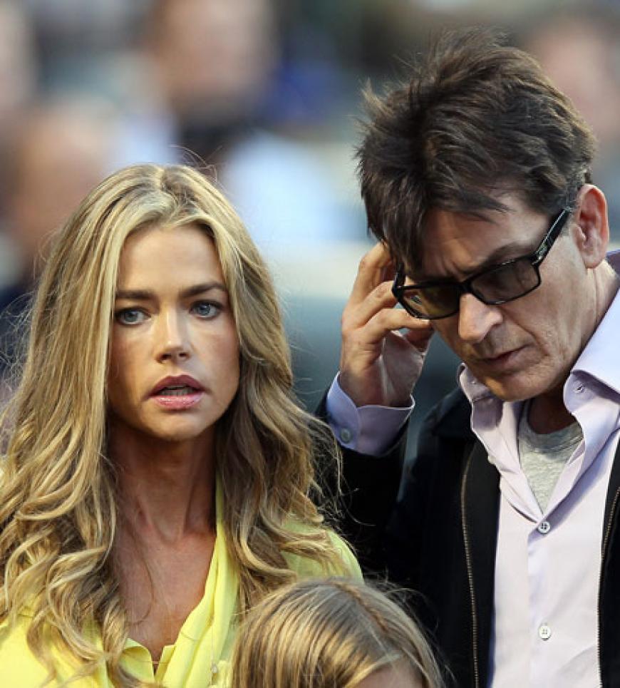 Charlie Sheen Denise Richards 'ist jämmerlich und herzlos' OK! Magazin