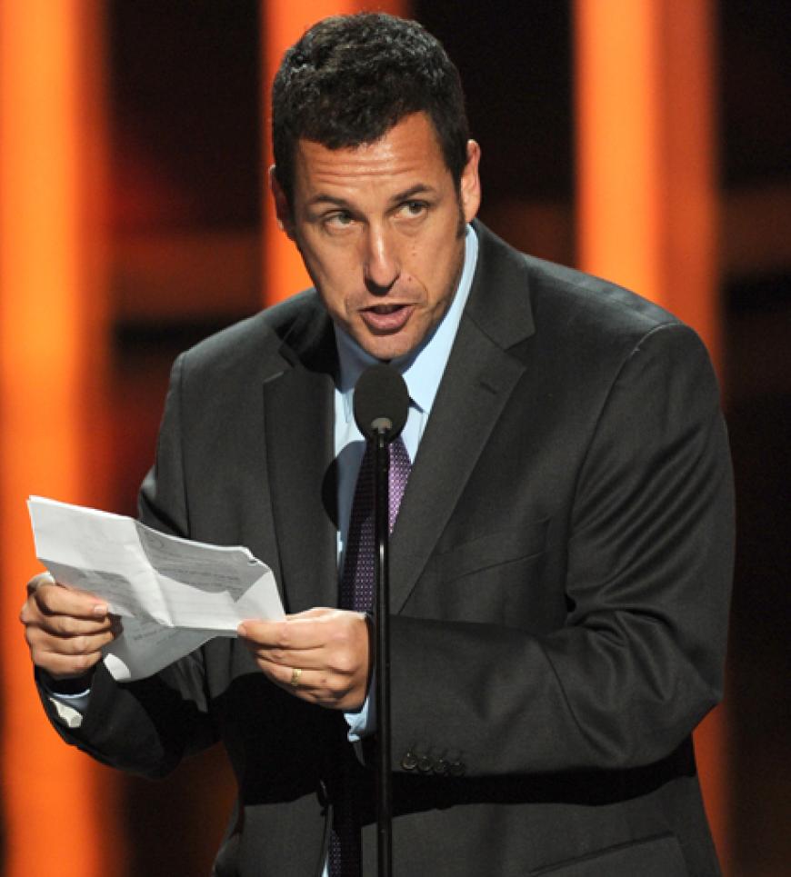 Comdian Adam Sandler konnte seine Scherze auch auf der Bühne nicht lassen