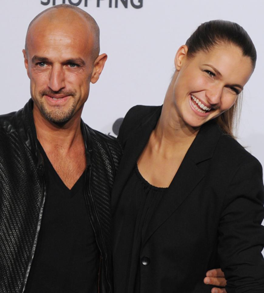 Modelagent Peyman Amin und seine Freundin, Model Miriam Mack, strahlten