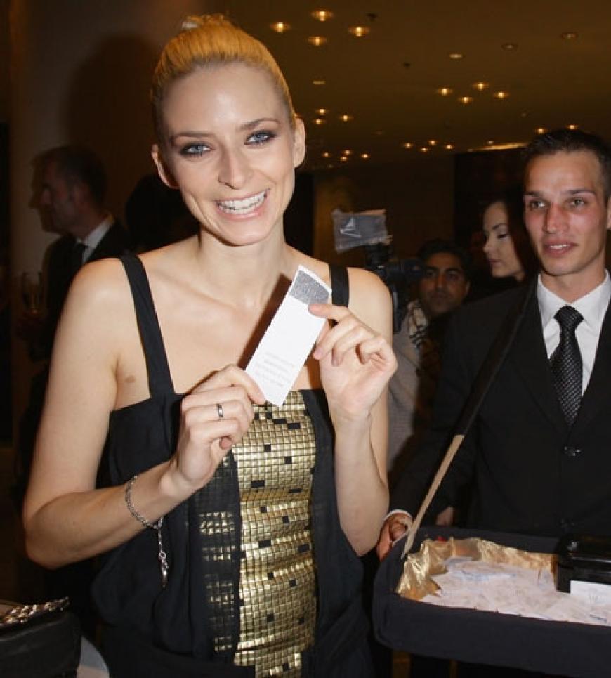 Für einen guten Zweck: Bei der Charity-Gala konnten die Gäste hochwertige Sachen ersteigern. Mehr als 828.000 Euro kamen schließlich zusammen