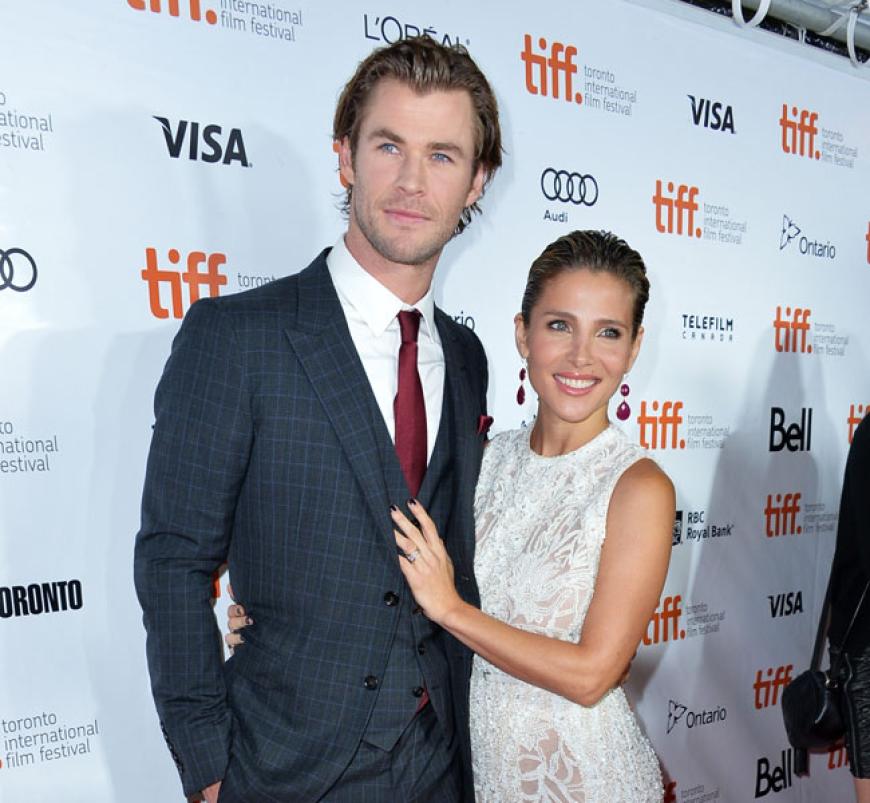 An seiner Seite spielt der australische Schauspieler Chris Hemsworth (