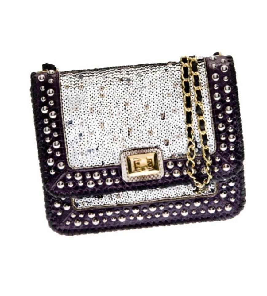 Très Chic: Tasche mit glänender Verzierung von Angel Jackson, ca. 300 Euro