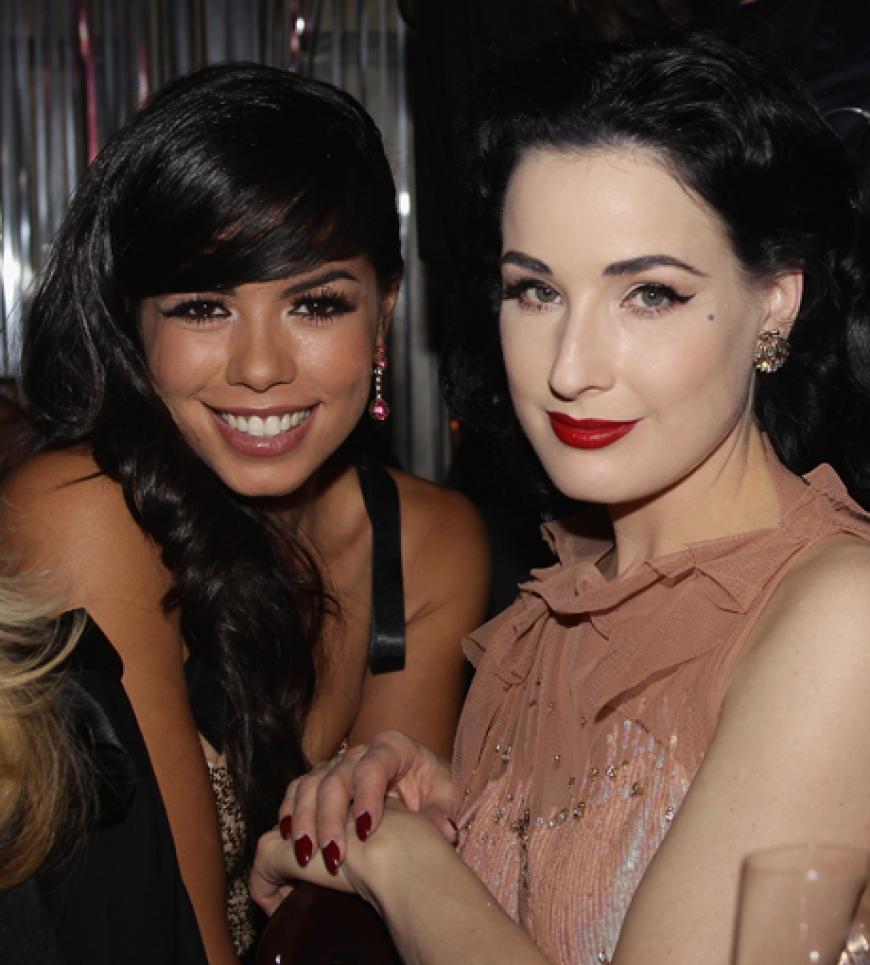 Hübsches Erinnerungsfoto: Fernanda Brandao mit Dita von Teese