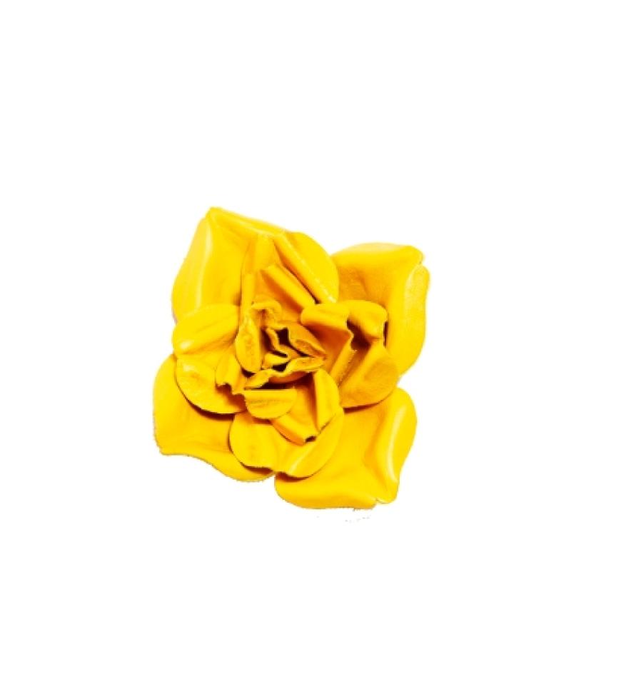 Blumen: Blütenbrosche von Paul & Joe, ca. 90 Euro