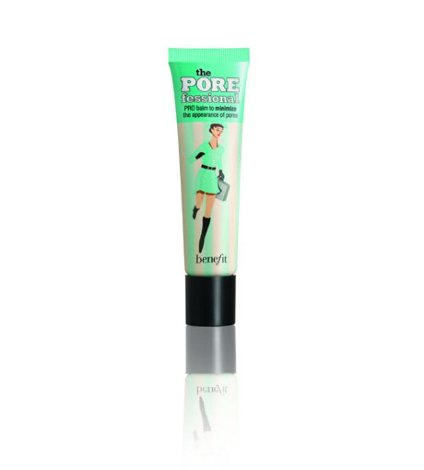 Optische Retusche: Unter oder über der Make-up-Base verwendet, lässt dieses Produkt Poren und feine Linien verschwinden bis zum Abschminken. The POREfessional von Benefit, 22ml ca. 33 Euro