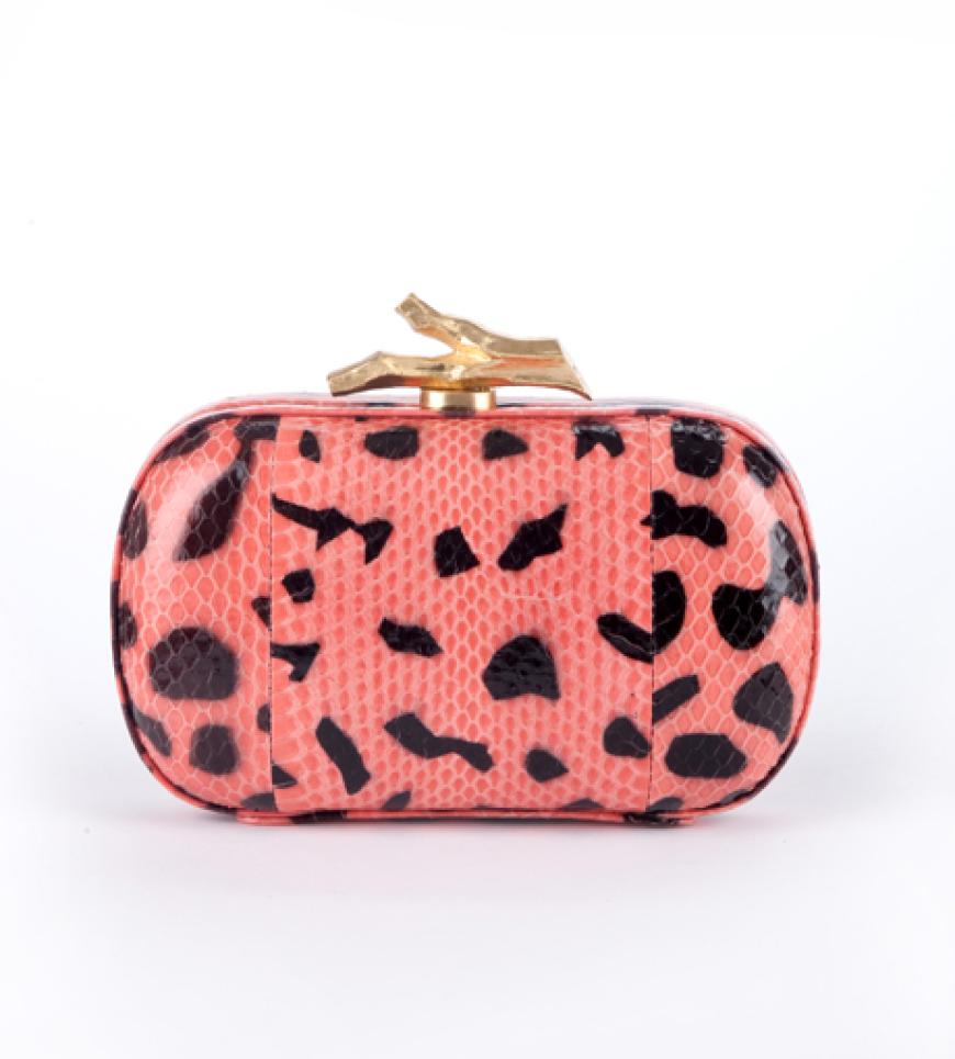 Clutch in Reptil-Optik von Diane von Furstenberg, ca. 330 Euro