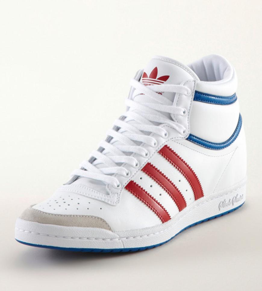 Sportlich mit verstecktem Keilabsatz von Adidas über frontlineshop.de, ca. 120 Euro