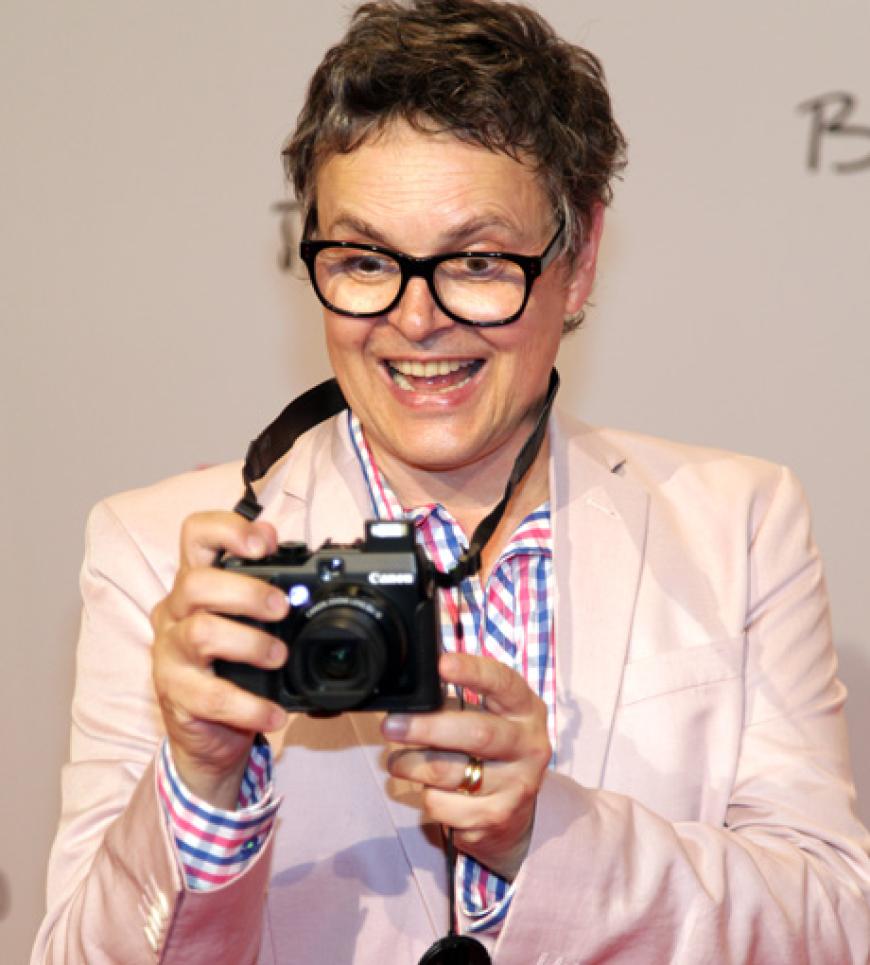 Am Samstag, 28. Juli, fand auf der Rheinterrasse in Düsseldorf der New Faces Award statt. Rolf Scheider drehte den Spieß einfach um und knippste selber Bilder vom Event