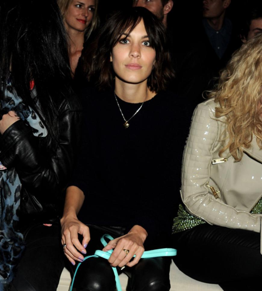 Darf natürlich nicht auf der Fashion Week fehlen: Alexa Chung