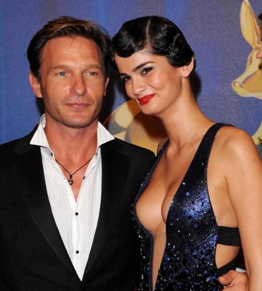 Ende November zeigte sich dieses Paar erstmals öffentlich bei der Bambi-Verleihung. Stolz präsentierte Schauspieler Thomas Kretschmann seine neue Liebe Shermine Sharivar auf dem roten Teppich