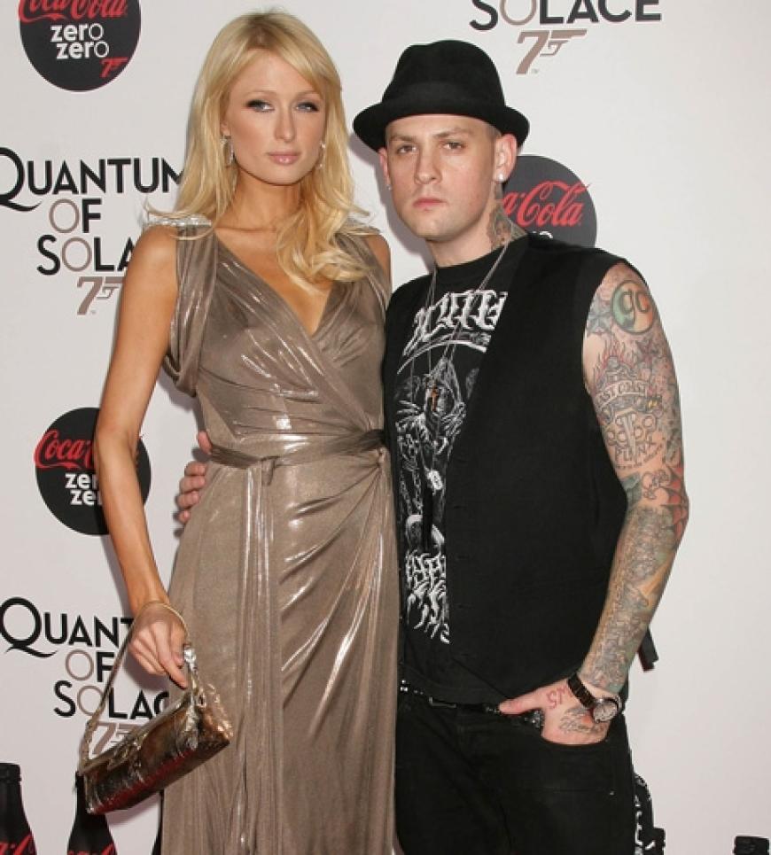 Ende 2008 war es vorbei. Dabei schien Society-Girl Paris Hilton so glücklich mit dem Rock-Musiker Benji Madden gewesen zu sein