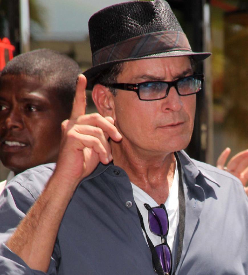 Charlie Sheen führte im letzten Jahr die Liste an - nun muss er seinen Platz räumen. Und das ausgerechnet an seinen Serien-Nachfolger Ashton Kutcher!