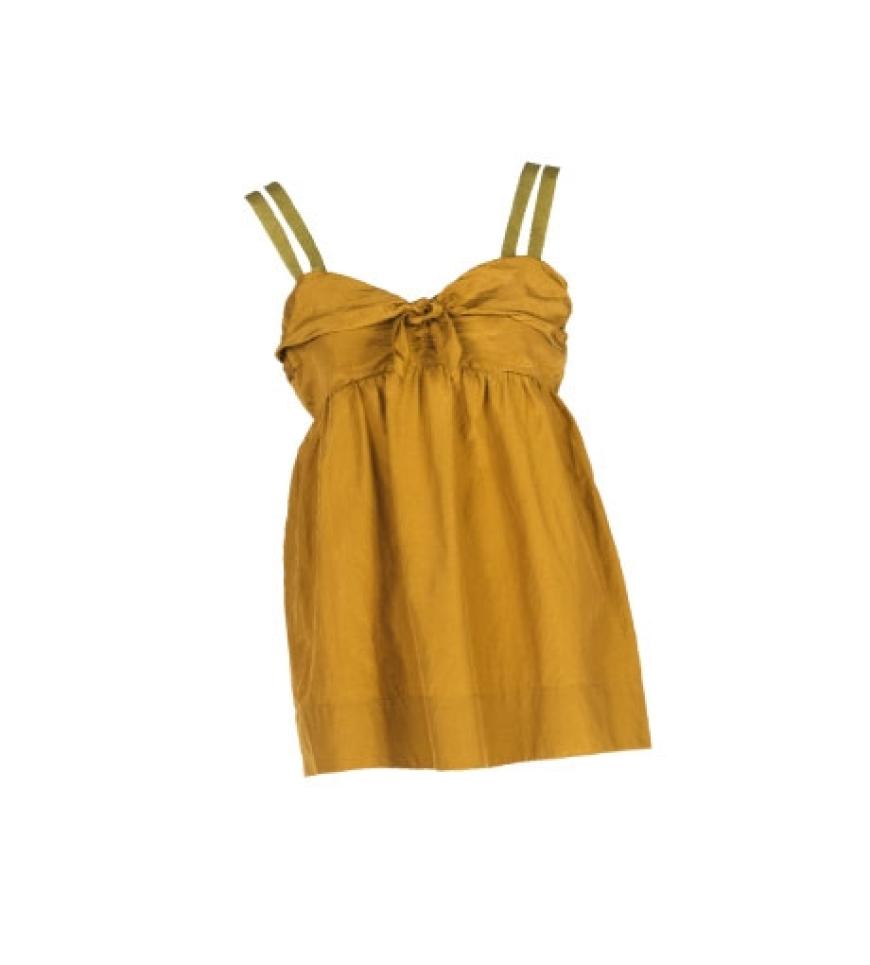 Diese Accessoires machen den Röhren-Look perfekt: Empire-Dress mit Goldschimmer von Turnover, ca. 90 Euro