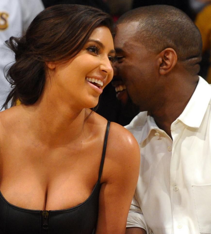 Immer wieder suchte Kanye West Kims Nähe und flüsterte ihr Sache zu