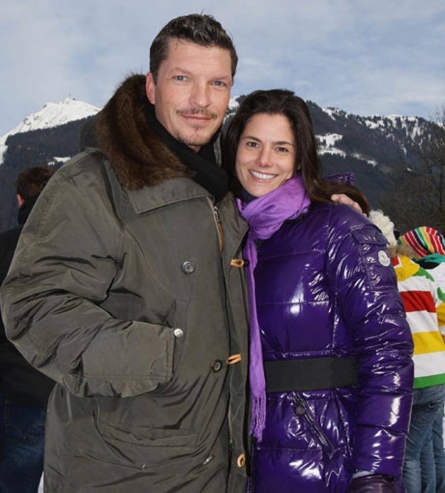 Schauspieler Hardy Krüger Jr. kam mit seiner Lebensgefährtin Katrin Fehringer in den bekannten Skiort Kitzbühel in Österreich