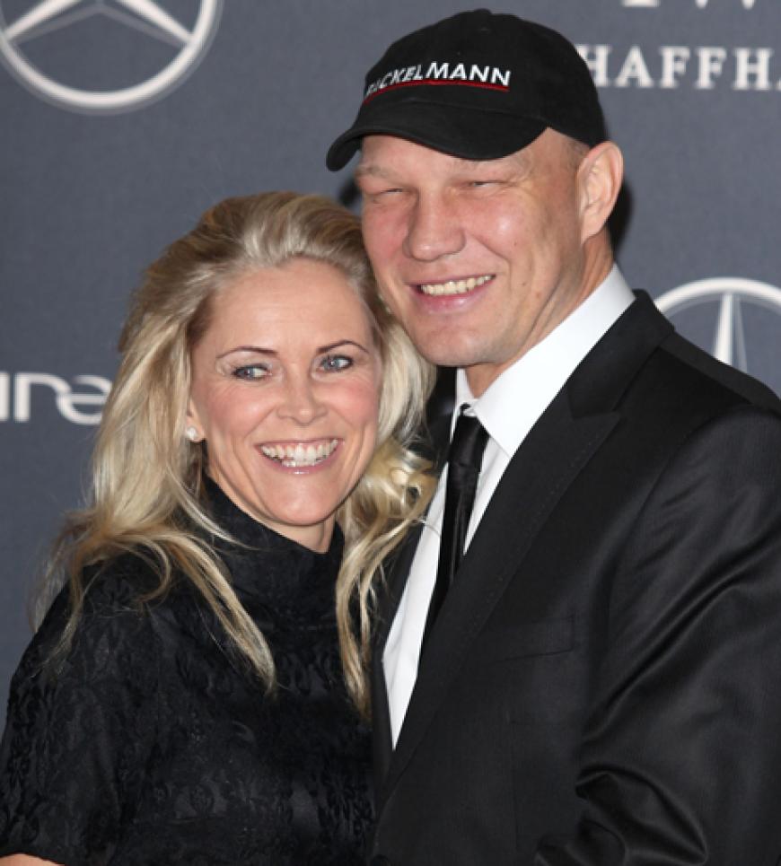 Der ehemalige Boxer Axel Schulz mit seiner Frau