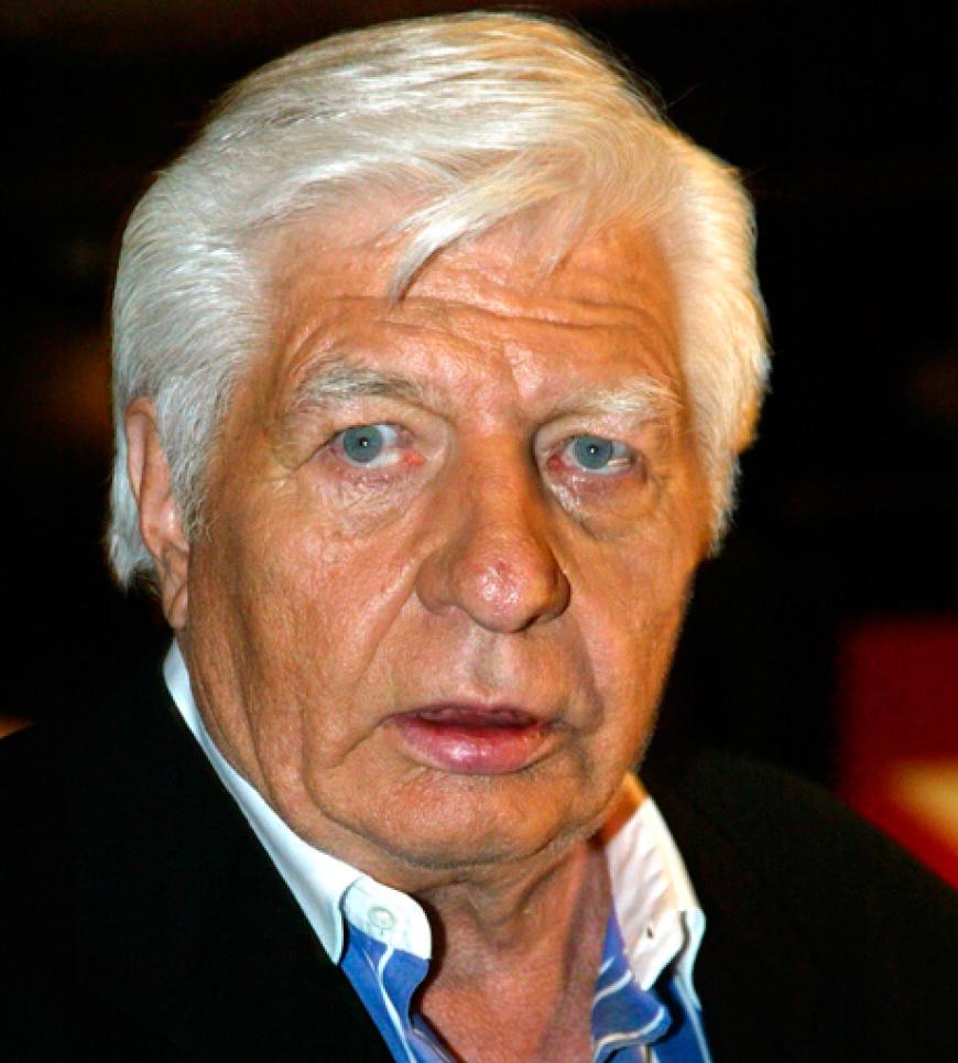 Vor allem in den 60er und 70er Jahren wurde Gunter Sachs als Vorzeige-Gentleman und Playboy bekannt. Am 07.05.2011 erschoss sich der 78-Jährige in seinem Haus in Gstaad in der Schweiz. Er soll an Depressionen und hatte - laut Abschiedsbrief - Angst vor Alzheimer