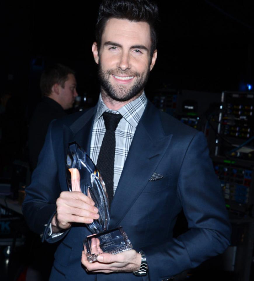 Maroon 5-Sänger Adam Levine mit seinem Preis