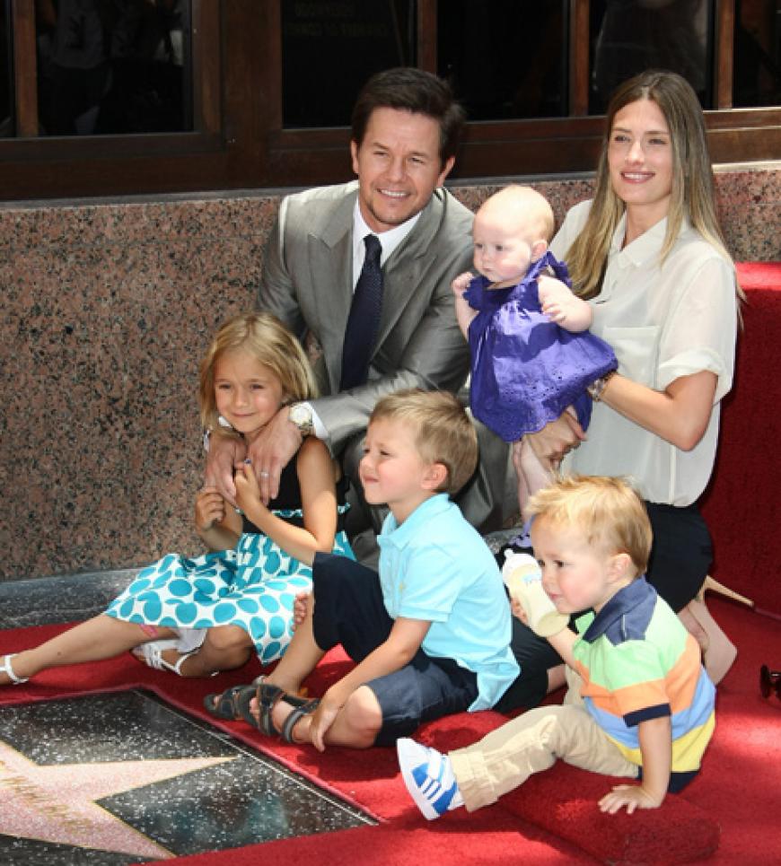 Hollywood-Star Mark Wahlberg kam auch gleich mit der ganzen Familiensippe. Am 29. Juli 2010 bekam er seinen Stern