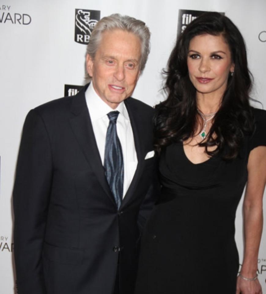 13 Jahre Ehe und sie wollen aufgeben? Nein! Catherine Zeta Jones und Michael Douglas sind zwar getrennt, aber sie arbeiten an ihrer Beziehung´