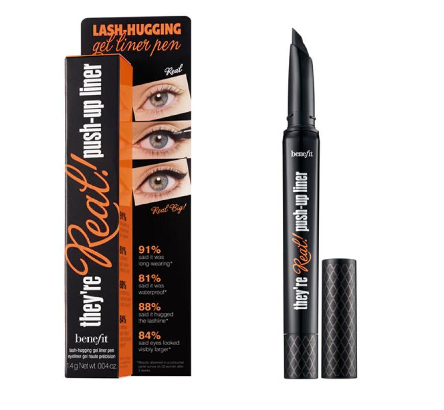 Der Eyeliner kommt nie richtig an die Wimpern und die Augen wirken nicht so groß, wie man möchte? Die Lösung kommt jetzt von Benefit! Der they're real! push-up liner hat eine gelige Textur und schafft es dank der einfachen Handhabung, die Augen perfekt zu umranden! 25 Euro