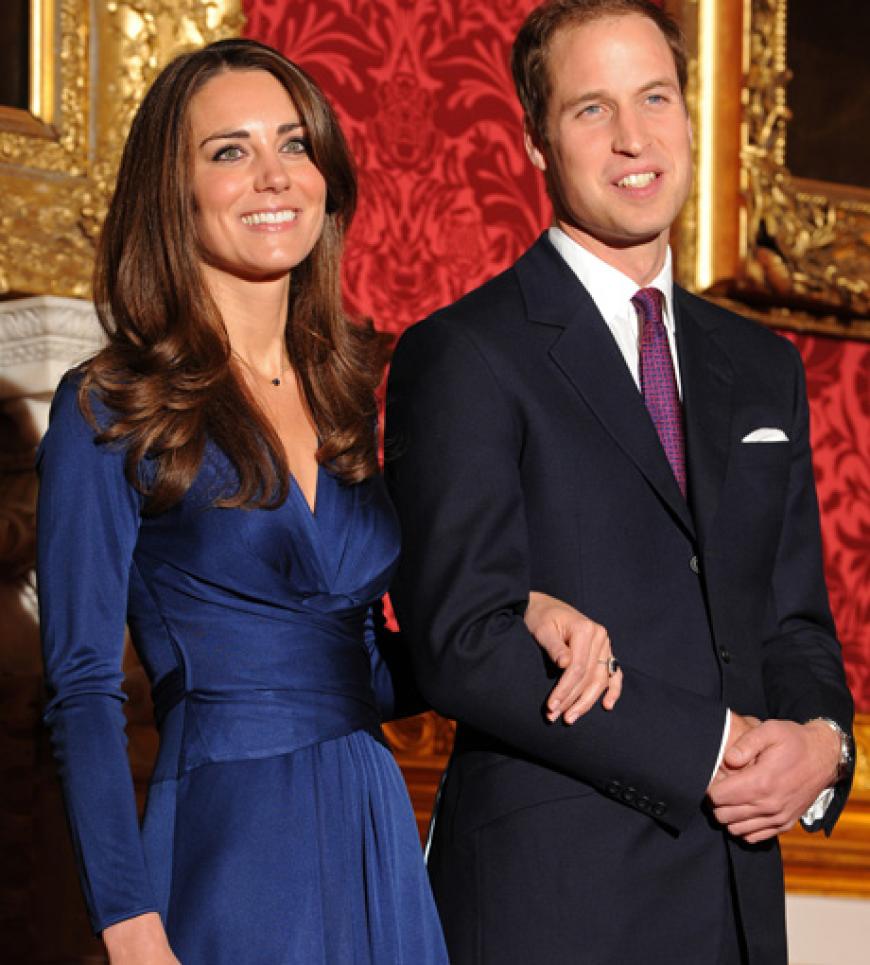 Ein Kleid - millionen Fans: Nur wenige Stunden nach der Bekanntgabe ihrer Verlobung war das blaue Issa-Kleid von Kate Middleton bereits ausverkauft!