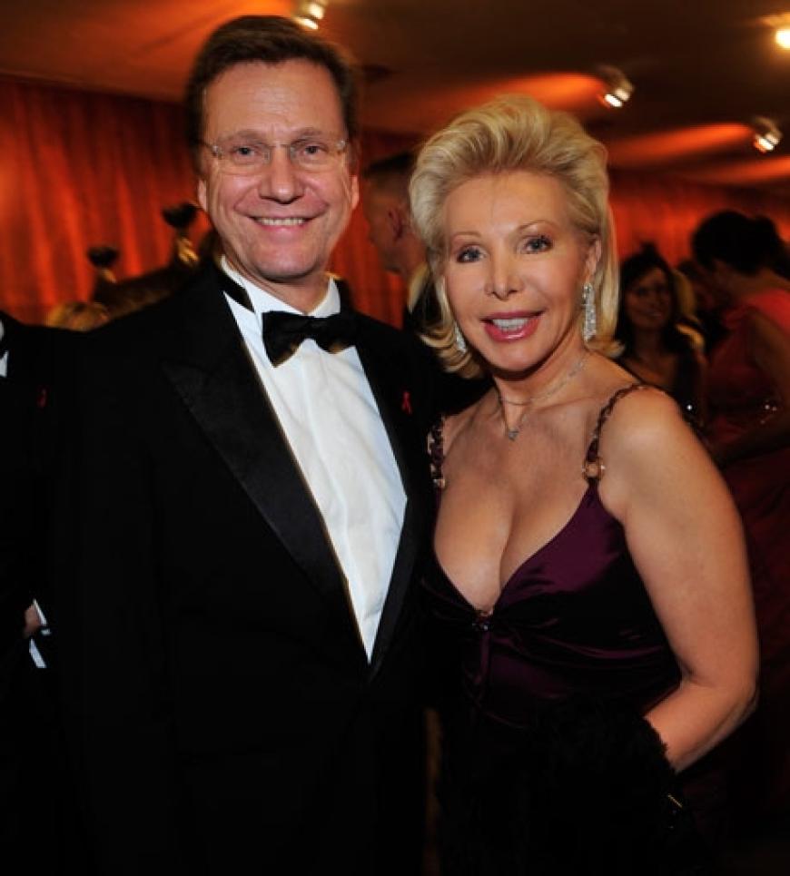 Vizekanzler Guido Westerwelle feiert mit Charity-Lady Ute Ohoven, die UNESCO-Sonderbotschafterin ist