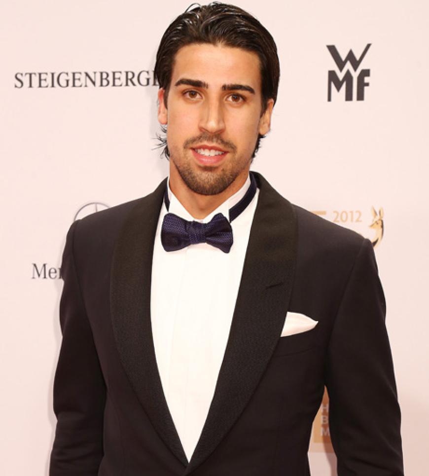 Fußballer Sami Khedira ging solo über den Roten Teppich ...
