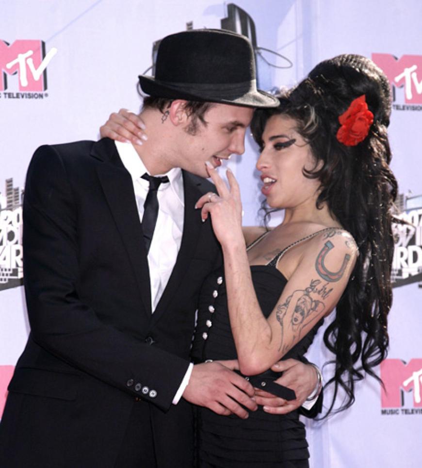 Auch Blake Fielder-Civil, der Ex der verstorbenen Soul-Diva Amy Winehouse (â 27) überlebte eine Drogen-Überdosis nur knapp, musste wochenlang ins künstliche Koma versetzt werden. Mittlerweile geht es ihm wieder besser.´