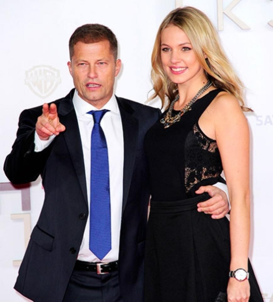 Nie gab es Hinweise, es würde kriseln, doch nach drei Jahren trennen sich Til Schweiger und Svenja Holtmann plötzlich. Das junge Model ist aus seiner Villa ausgezogen und erkundet das Hamburger Nachtleben´