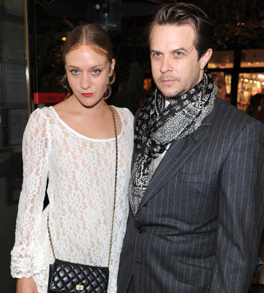 Schauspielerin Chloe Sevigny posiert mit Casey Spooner