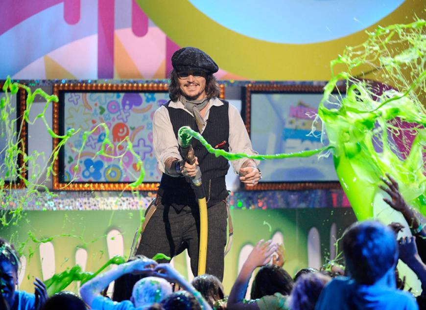 Johnny Depp drehte den Spieß einfach um und bespritze das vorlaute Publikum mit der Glibber-Masse