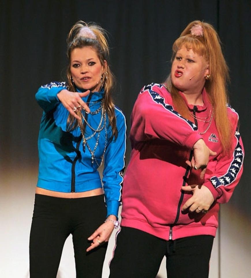 Moss zeigt Humor: Bei der britischen Sitcom