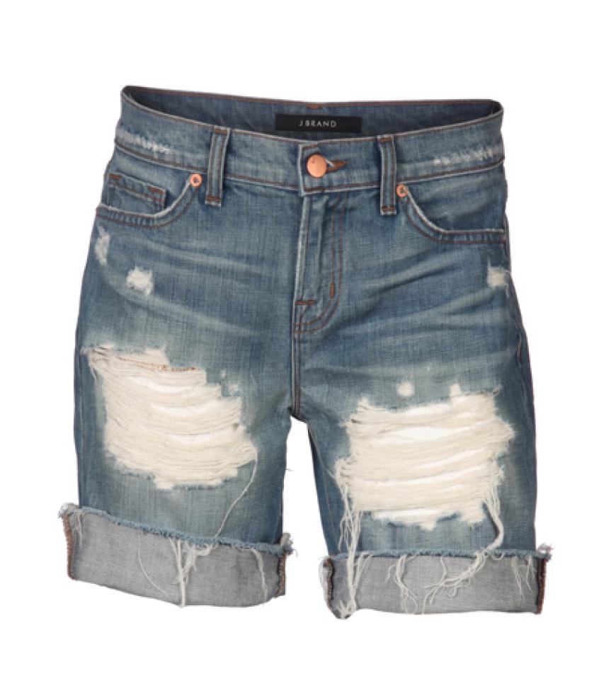 Sorgen für genügend Beinfreiheit: Shorts im Destroyed-Look von J Brand, ca. 280 Euro