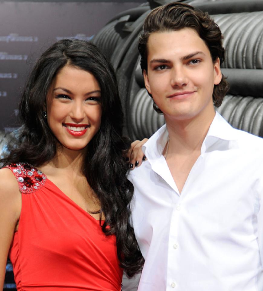 Rebecca und Jimi Blue bei der Deutschland-Premiere zu "Transformers 3" Rebecca und Jimi Blue bei der Deutschland-Premiere zu "Transformers 3"
