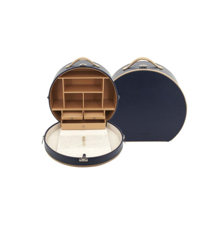 Schmuck-Koffer-Deluxe. Ein echtes It-Piece fürs zu Hause. Von Friedrich 23, ca. 100 Euro