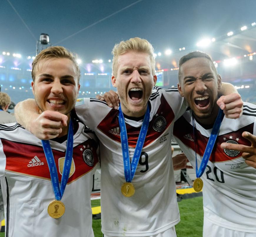 So sehen Sieger aus! Mario Götze, André Schürrle und Jerome Boateng (v.l.)
