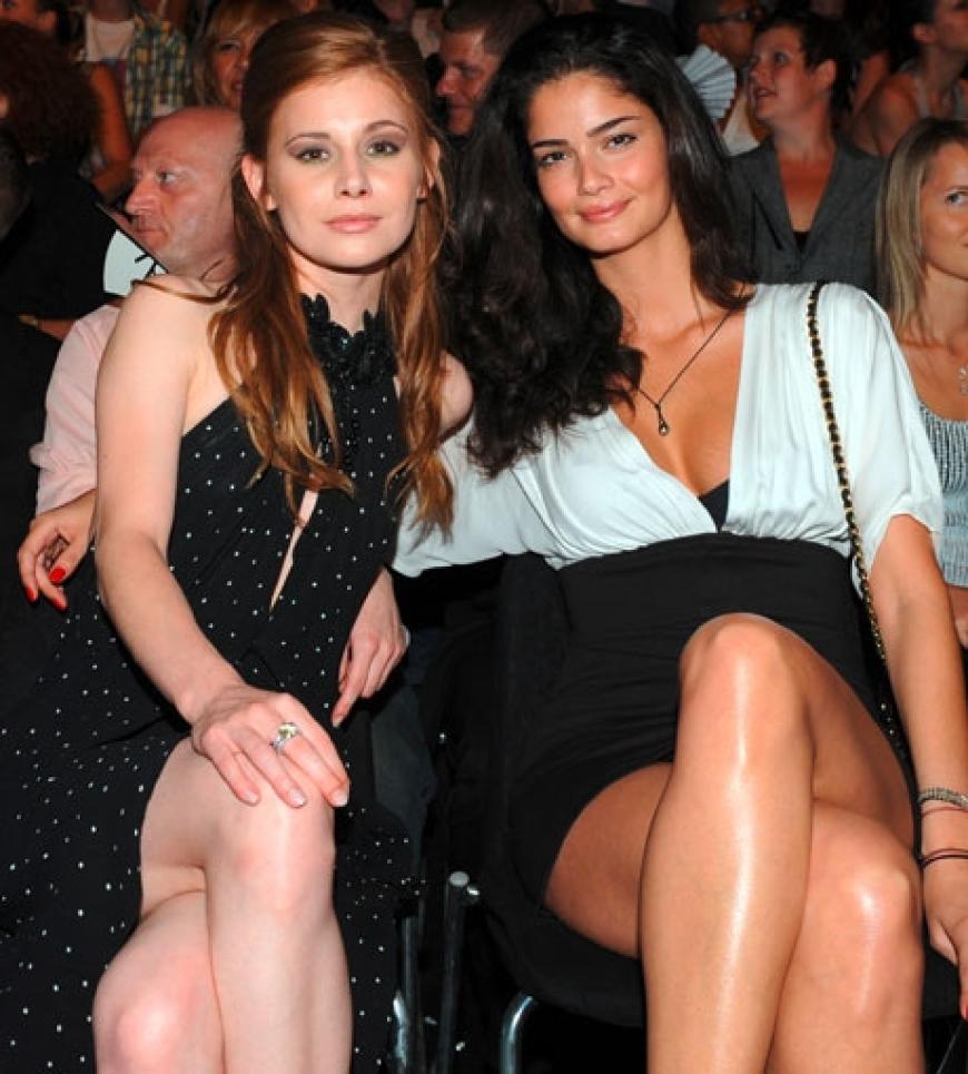 Josefine Preuss und Shermine Sharivar kommen zur Show des Modelabels