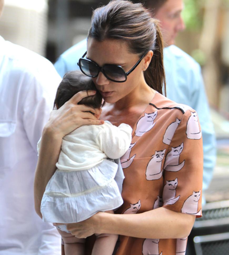 Bereits wenige Wochen nach der Geburt der ersten gemeinsamen Tochter von David und Victoria Beckham gehört die kleine Harper schon zu den begehrtesten Promi-Kids